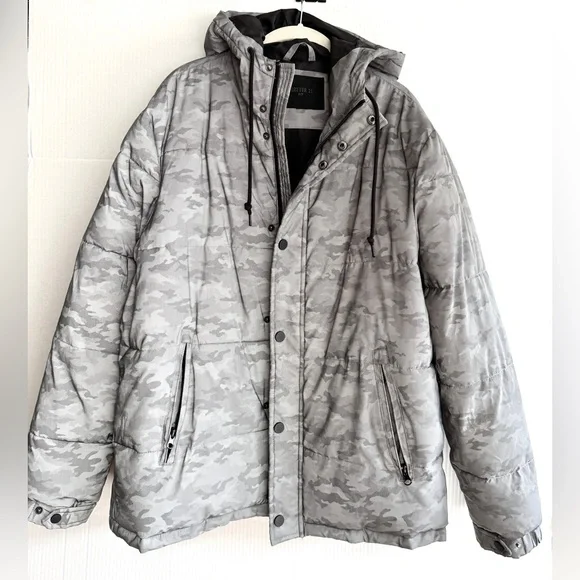 Men's Gray Reflective Camo Puffer Jacket - Sz M - Picture 1 of 9